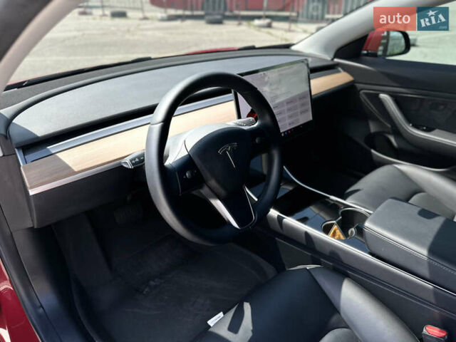 Червоний Тесла Модель 3, об'ємом двигуна 0 л та пробігом 41 тис. км за 19900 $, фото 10 на Automoto.ua