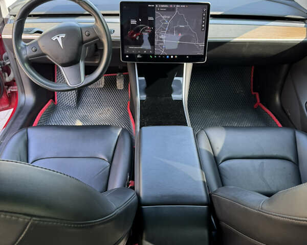 Червоний Тесла Модель 3, об'ємом двигуна 0 л та пробігом 72 тис. км за 18500 $, фото 21 на Automoto.ua
