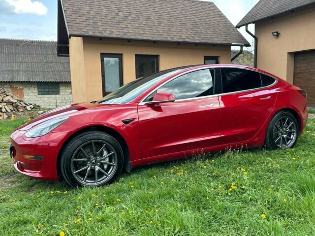 Тесла Модель 3 2019 в Черновцах на Automoto.ua Красный Тесла Модель 3, объемом двигателя 0 л и пробегом 117 тыс. км за 17500 $, фото 4 на Automoto.ua