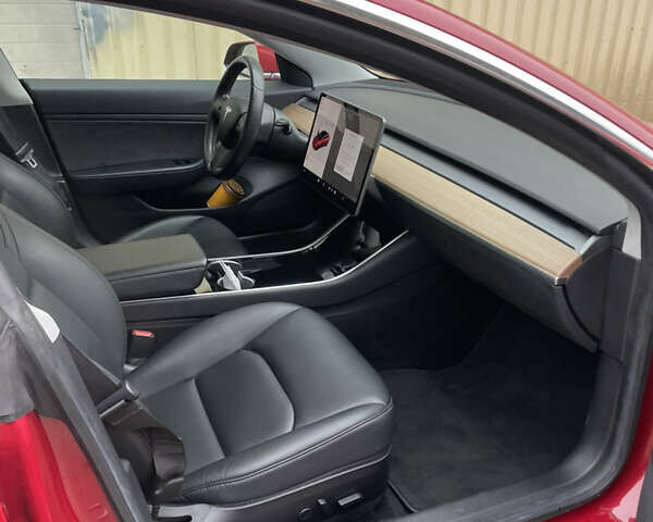 Червоний Тесла Модель 3, об'ємом двигуна 0 л та пробігом 93 тис. км за 13600 $, фото 8 на Automoto.ua