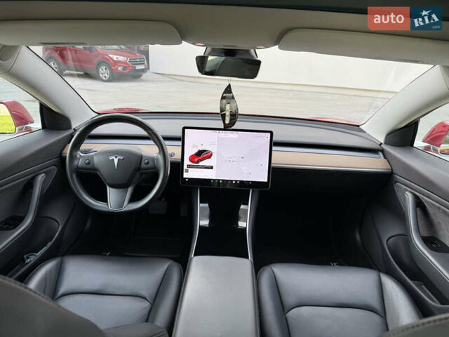 Тесла Модель 3 2019 у Луцьку на Automoto.ua Червоний Тесла Модель 3, об'ємом двигуна 0 л та пробігом 114 тис. км за 16900 $, фото 41 на Automoto.ua