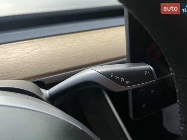 Красный Тесла Модель 3, объемом двигателя 0 л и пробегом 133 тыс. км за 15990 $, фото 19 на Automoto.ua