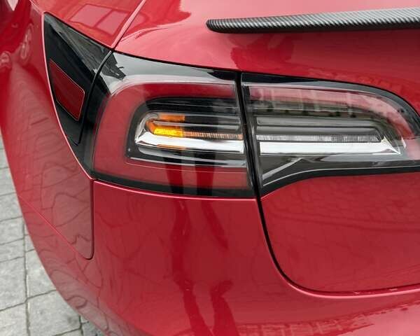 Красный Тесла Модель 3, объемом двигателя 0 л и пробегом 86 тыс. км за 19300 $, фото 38 на Automoto.ua