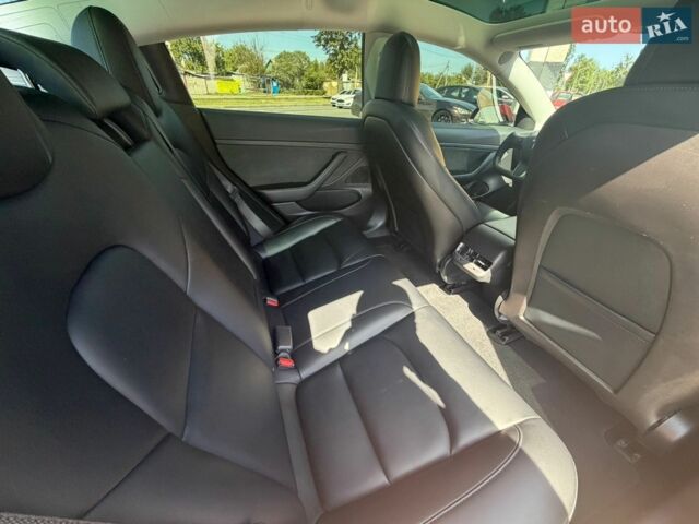 Красный Тесла Модель 3, объемом двигателя 0 л и пробегом 123 тыс. км за 16600 $, фото 13 на Automoto.ua