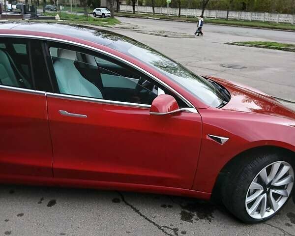 Червоний Тесла Модель 3, об'ємом двигуна 0 л та пробігом 105 тис. км за 17500 $, фото 4 на Automoto.ua