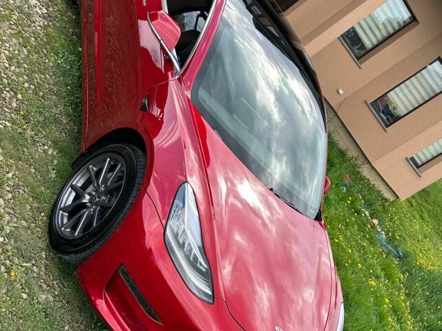 Тесла Модель 3 2019 в Черновцах на Automoto.ua Красный Тесла Модель 3, объемом двигателя 0 л и пробегом 117 тыс. км за 17500 $, фото 12 на Automoto.ua