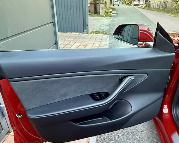 Червоний Тесла Модель 3, об'ємом двигуна 0 л та пробігом 84 тис. км за 18200 $, фото 9 на Automoto.ua