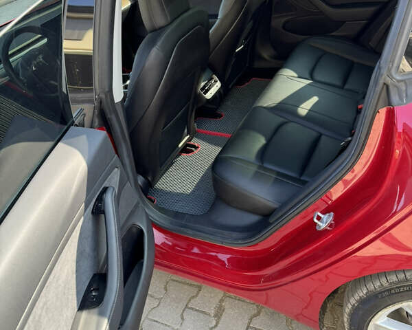 Червоний Тесла Модель 3, об'ємом двигуна 0 л та пробігом 72 тис. км за 18500 $, фото 19 на Automoto.ua