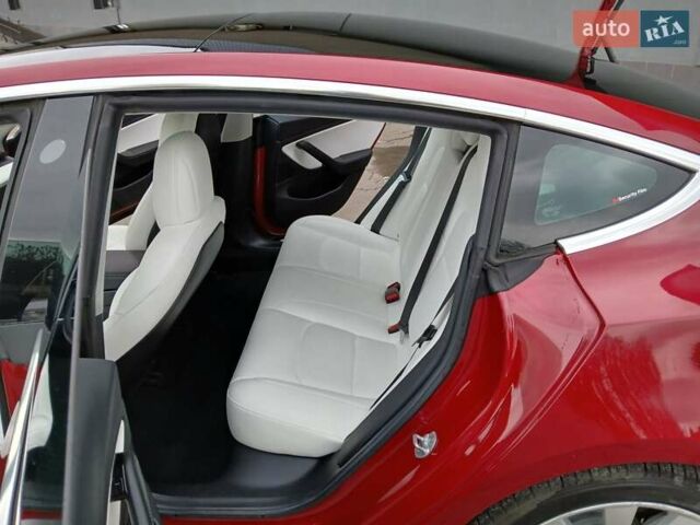 Червоний Тесла Модель 3, об'ємом двигуна 0 л та пробігом 105 тис. км за 17500 $, фото 11 на Automoto.ua