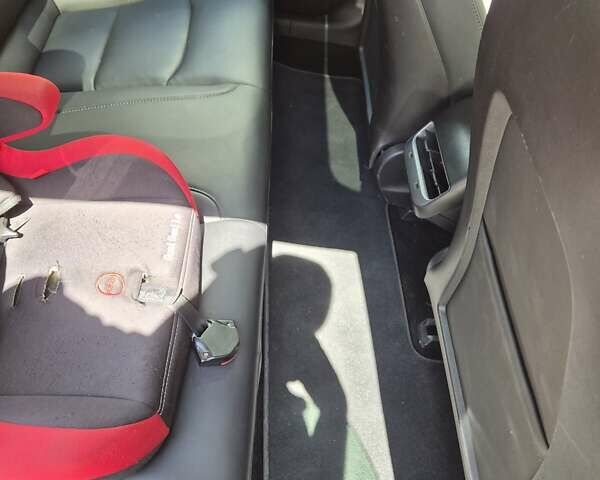 Красный Тесла Модель 3, объемом двигателя 0 л и пробегом 139 тыс. км за 16200 $, фото 4 на Automoto.ua