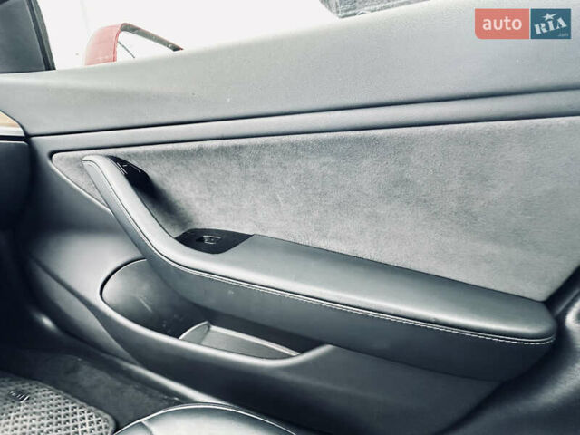 Красный Тесла Модель 3, объемом двигателя 0 л и пробегом 146 тыс. км за 17900 $, фото 20 на Automoto.ua