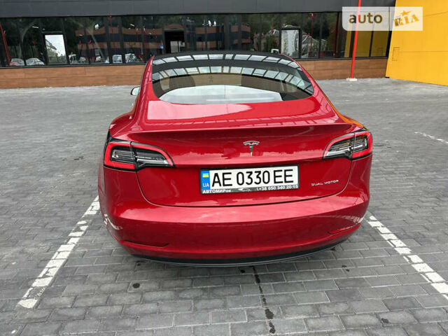 Красный Тесла Модель 3, объемом двигателя 0 л и пробегом 82 тыс. км за 23000 $, фото 3 на Automoto.ua