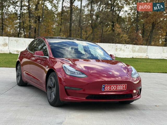Тесла Модель 3 2019 у Луцьку на Automoto.ua Червоний Тесла Модель 3, об'ємом двигуна 0 л та пробігом 114 тис. км за 16900 $, фото 1 на Automoto.ua