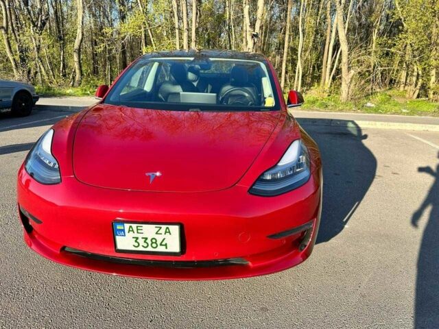 Тесла Модель 3 2019 в Днепре (Днепропетровске) на Automoto.ua Красный Тесла Модель 3, объемом двигателя 0 л и пробегом 112 тыс. км за 17899 $, фото 16 на Automoto.ua