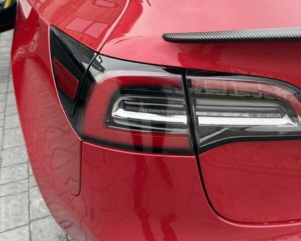 Красный Тесла Модель 3, объемом двигателя 0 л и пробегом 86 тыс. км за 19300 $, фото 35 на Automoto.ua