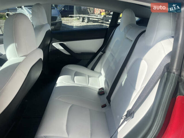 Тесла Модель 3 2019 в Тернополе на Automoto.ua Красный Тесла Модель 3, объемом двигателя 0 л и пробегом 110 тыс. км за 20394 $, фото 17 на Automoto.ua