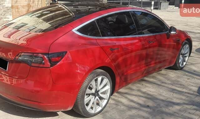 Красный Тесла Модель 3, объемом двигателя 0 л и пробегом 158 тыс. км за 15951 $, фото 4 на Automoto.ua