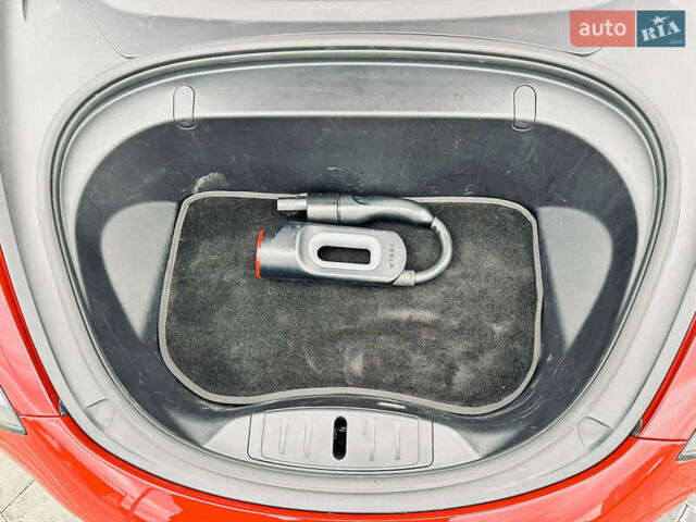 Красный Тесла Модель 3, объемом двигателя 0 л и пробегом 146 тыс. км за 17900 $, фото 9 на Automoto.ua