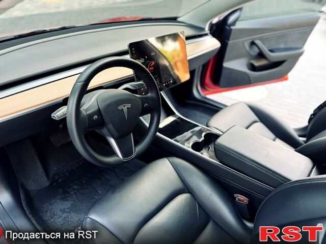 Червоний Тесла Модель 3, об'ємом двигуна 0 л та пробігом 43 тис. км за 17500 $, фото 9 на Automoto.ua