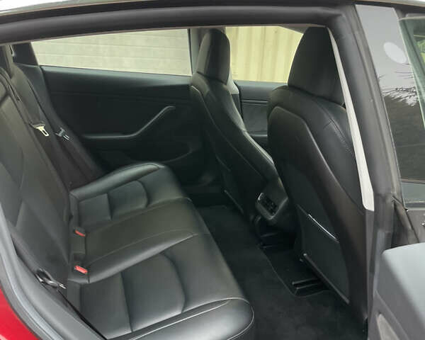 Червоний Тесла Модель 3, об'ємом двигуна 0 л та пробігом 93 тис. км за 13600 $, фото 9 на Automoto.ua