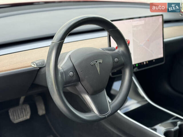 Тесла Модель 3 2019 у Луцьку на Automoto.ua Червоний Тесла Модель 3, об'ємом двигуна 0 л та пробігом 114 тис. км за 16900 $, фото 35 на Automoto.ua