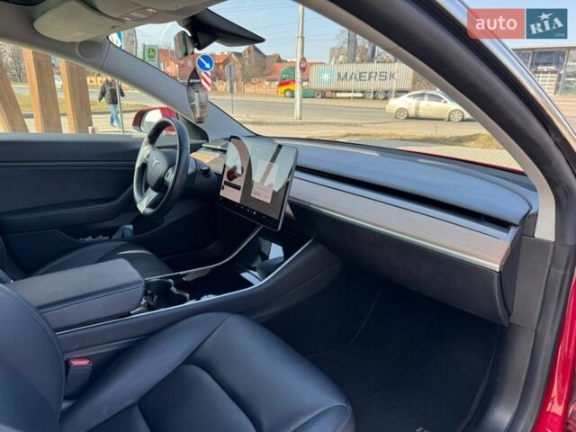 Червоний Тесла Модель 3, об'ємом двигуна 0 л та пробігом 117 тис. км за 15300 $, фото 25 на Automoto.ua