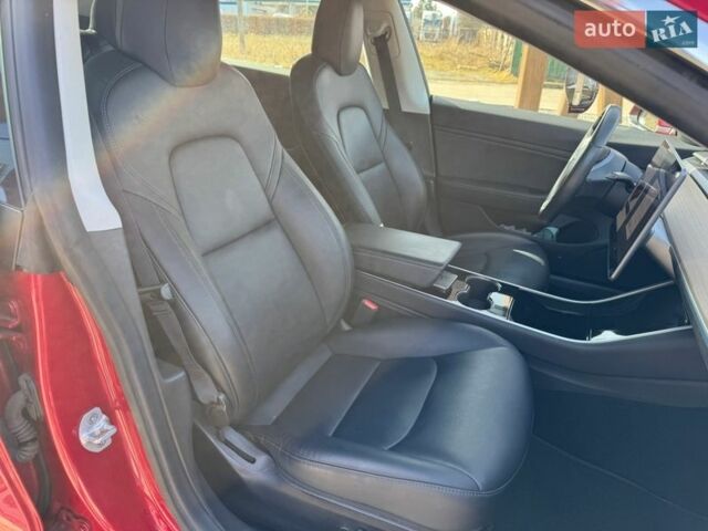 Червоний Тесла Модель 3, об'ємом двигуна 0 л та пробігом 117 тис. км за 15300 $, фото 26 на Automoto.ua