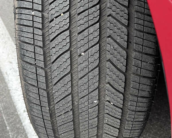 Красный Тесла Модель 3, объемом двигателя 0 л и пробегом 77 тыс. км за 17000 $, фото 18 на Automoto.ua