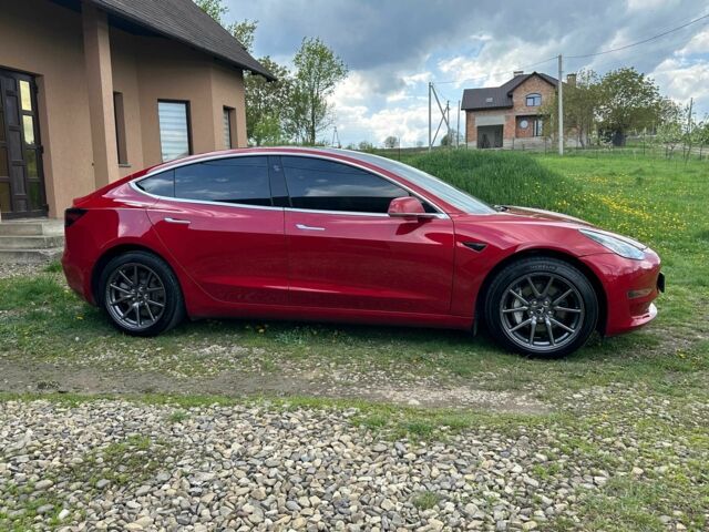 Тесла Модель 3 2019 в Черновцах на Automoto.ua Красный Тесла Модель 3, объемом двигателя 0 л и пробегом 117 тыс. км за 17500 $, фото 9 на Automoto.ua