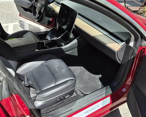 Красный Тесла Модель 3, объемом двигателя 0 л и пробегом 139 тыс. км за 16200 $, фото 2 на Automoto.ua