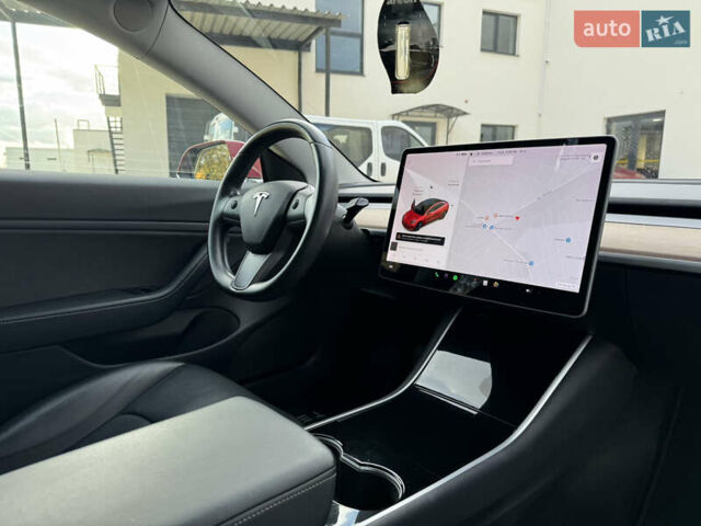 Тесла Модель 3 2019 у Луцьку на Automoto.ua Червоний Тесла Модель 3, об'ємом двигуна 0 л та пробігом 114 тис. км за 16900 $, фото 47 на Automoto.ua