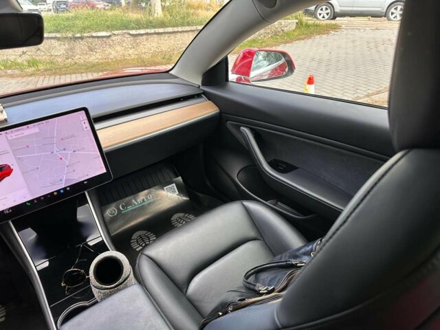 Червоний Тесла Модель 3, об'ємом двигуна 0 л та пробігом 76 тис. км за 18800 $, фото 33 на Automoto.ua