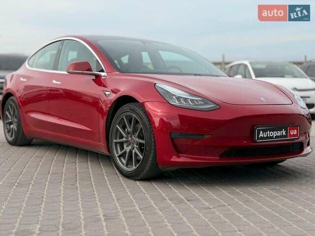 Красный Тесла Модель 3, объемом двигателя 0 л и пробегом 131 тыс. км за 17990 $, фото 1 на Automoto.ua