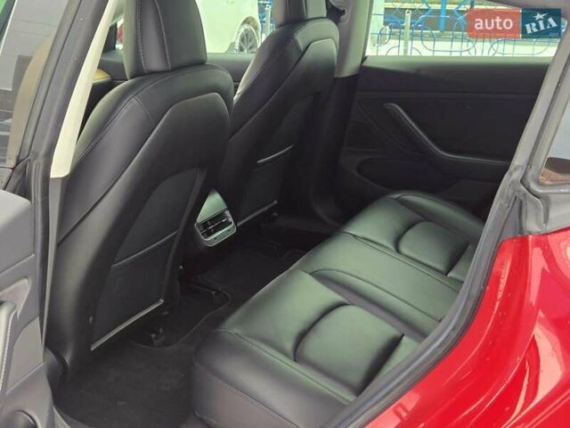 Красный Тесла Модель 3, объемом двигателя 0 л и пробегом 63 тыс. км за 20900 $, фото 14 на Automoto.ua