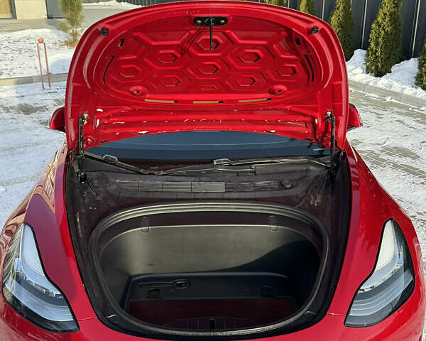 Красный Тесла Модель 3, объемом двигателя 0 л и пробегом 137 тыс. км за 14550 $, фото 10 на Automoto.ua