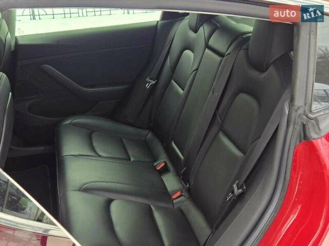 Красный Тесла Модель 3, объемом двигателя 0 л и пробегом 63 тыс. км за 20900 $, фото 15 на Automoto.ua