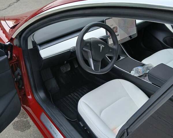 Червоний Тесла Модель 3, об'ємом двигуна 0 л та пробігом 105 тис. км за 17500 $, фото 24 на Automoto.ua