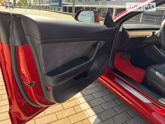 Червоний Тесла Модель 3, об'ємом двигуна 0 л та пробігом 80 тис. км за 22500 $, фото 15 на Automoto.ua