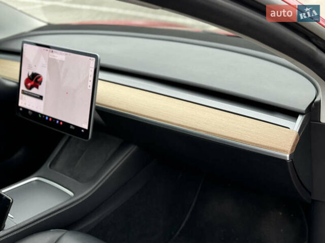 Красный Тесла Модель 3, объемом двигателя 0 л и пробегом 85 тыс. км за 22999 $, фото 42 на Automoto.ua