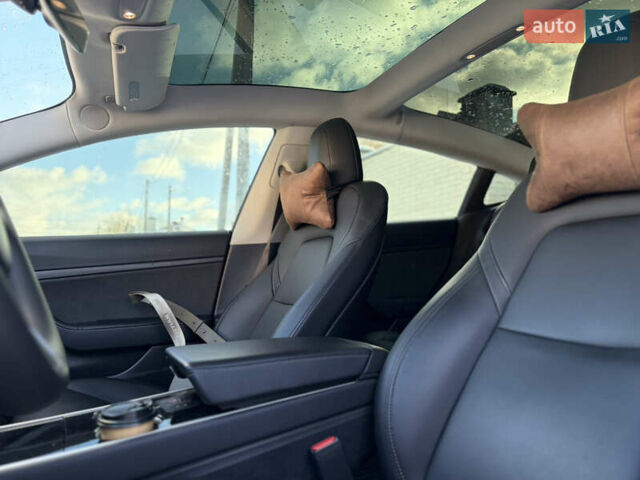 Красный Тесла Модель 3, объемом двигателя 0 л и пробегом 27 тыс. км за 20000 $, фото 11 на Automoto.ua