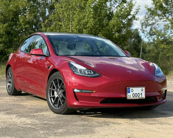 Красный Тесла Модель 3, объемом двигателя 0 л и пробегом 97 тыс. км за 19999 $, фото 1 на Automoto.ua