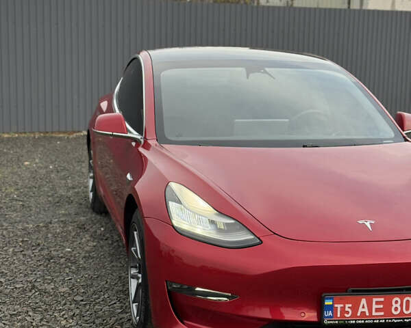 Красный Тесла Модель 3, объемом двигателя 0 л и пробегом 120 тыс. км за 18500 $, фото 3 на Automoto.ua
