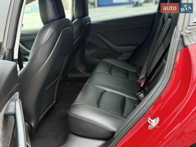 Красный Тесла Модель 3, объемом двигателя 0 л и пробегом 85 тыс. км за 22999 $, фото 52 на Automoto.ua