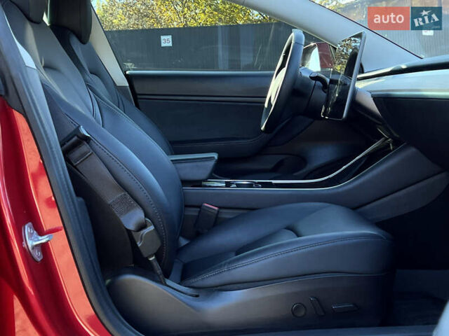 Тесла Модель 3 2020 у Луцьку на Automoto.ua Червоний Тесла Модель 3, об'ємом двигуна 0 л та пробігом 120 тис. км за 18500 $, фото 42 на Automoto.ua