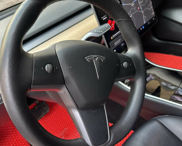 Красный Тесла Модель 3, объемом двигателя 0 л и пробегом 102 тыс. км за 19100 $, фото 11 на Automoto.ua