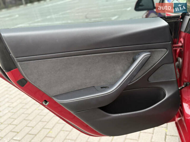 Красный Тесла Модель 3, объемом двигателя 0 л и пробегом 85 тыс. км за 22999 $, фото 20 на Automoto.ua