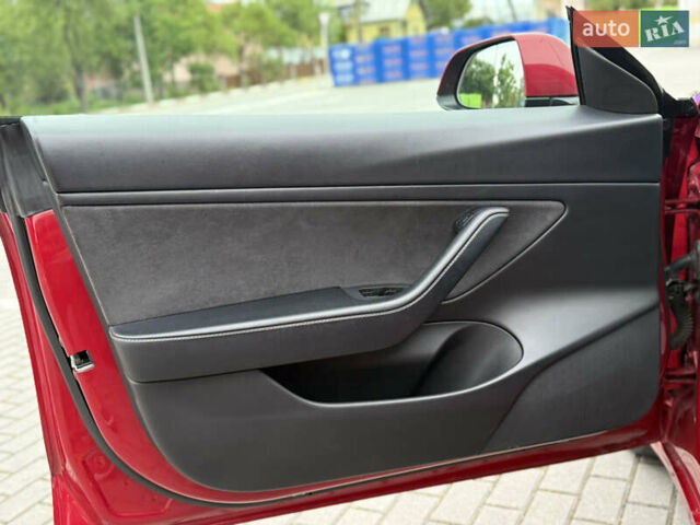 Красный Тесла Модель 3, объемом двигателя 0 л и пробегом 85 тыс. км за 22999 $, фото 25 на Automoto.ua