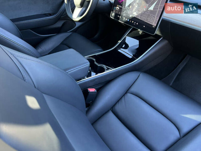 Тесла Модель 3 2020 у Луцьку на Automoto.ua Червоний Тесла Модель 3, об'ємом двигуна 0 л та пробігом 120 тис. км за 18500 $, фото 45 на Automoto.ua
