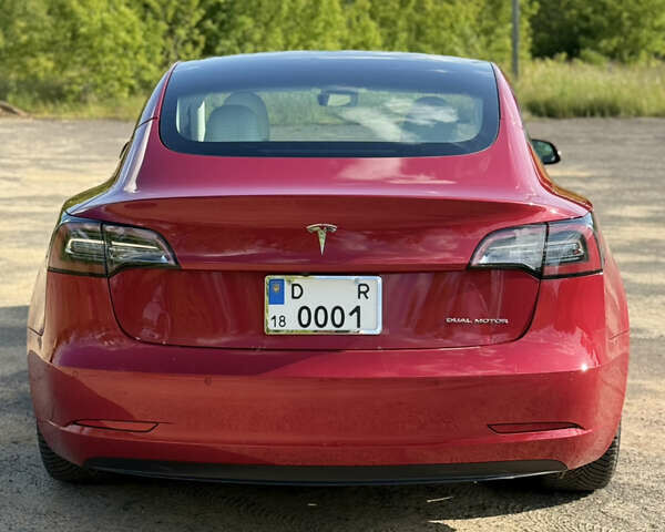 Красный Тесла Модель 3, объемом двигателя 0 л и пробегом 97 тыс. км за 19999 $, фото 6 на Automoto.ua