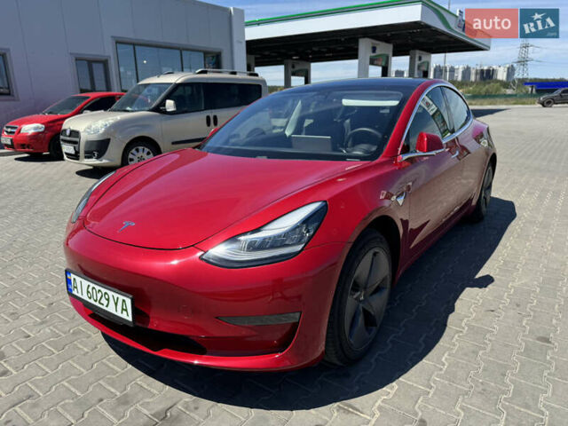 Красный Тесла Модель 3, объемом двигателя 0 л и пробегом 19 тыс. км за 17900 $, фото 1 на Automoto.ua